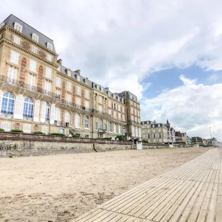 Apartment Studio Les Roches Noires-1 *